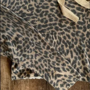 OLIVACEOUS Animal Print Lightweight Wool Blend Leopard Print Hooded Pullover thumbnail 6