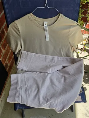 LuluLemon Sweat Pants with zip pockets 6 & Top Sz 4 thumbnail 10