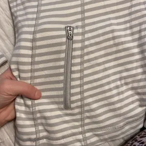 Lululemon Back on Track Pullover thumbnail 8