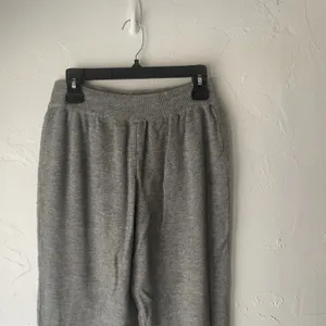 Liz Sport Vintage 90s Women's Size Small 50% Lambswool Grey Jogger Pants‎ thumbnail 2