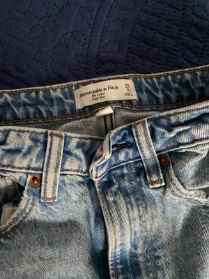 Mom Jeans thumbnail 2