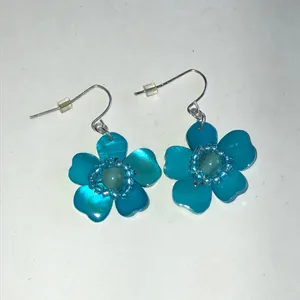 Turquoise Color Shell Flower Drop Earrings Blue thumbnail 2