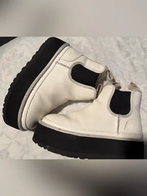 UGG White Leather Platform Chelsea Boots with Black Elastic size 8 thumbnail 3