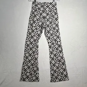 Wild Fable Women's Black White Flower‎ Power Flare Pants Size S thumbnail 2