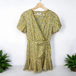 BB Dakota Big Flirt Energy Floral Ruched Detail Dress in Sunflower thumbnail 6