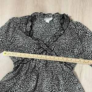 Loveriche Leopard Print Ruffle V-Neck Blouse Women Small Black White Bell Sleeve thumbnail 3