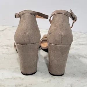 A New Day Womens‎ 9.5 Dress Sandals Block Heels Ankle Strap Tan Open square toe thumbnail 5