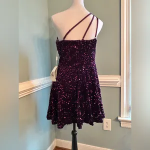 Stacees Regency Sequin One-Shoulder Dress - Rich Purple. Size 12 nwt thumbnail 2