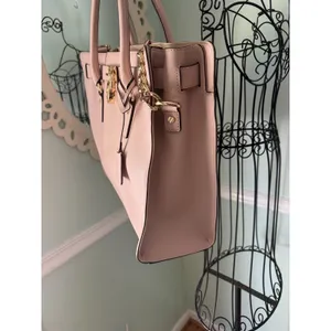 Michael Kors Handbag Light Blush PInk with Gold Accents Lock‎ And Key Large thumbnail 4