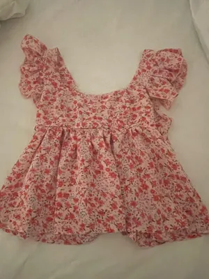 SheIn Flower print flowy half sleeve top thumbnail 1