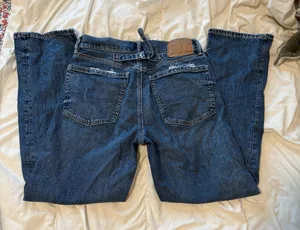 American Eagle Strigid Low-Rise Ex-Boyfriend Jean thumbnail 4