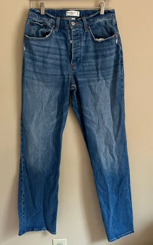 Abercrombie low rise baggy jeans thumbnail 1