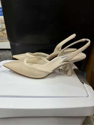 Steve Madden Beyah Pump 8.5 Pointed Toe Heels new thumbnail 6