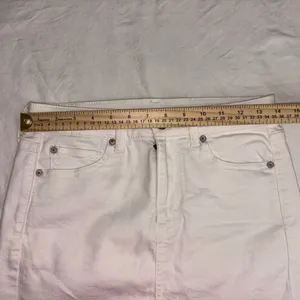 American Eagle Denim Mini Skirt Size 4 White Raw Hem thumbnail 5