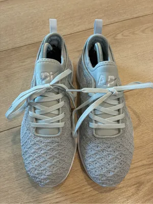 APL Women’s Techloom Phantom Gray Knit Sneaker Size 6.5 thumbnail 4