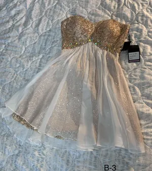 La Femme 19452 NWT White Gold Sequin Strapless Cocktail Dress Size 2 thumbnail 1