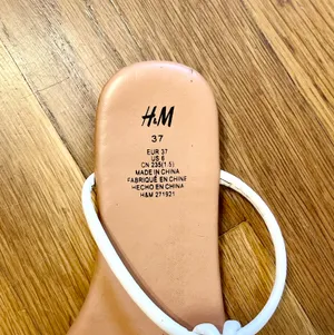 H&M Sandals thumbnail 2