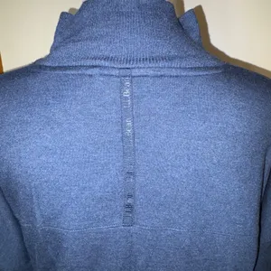 LL Bean Womens SoftFlex Blue Mock Neck Pullover Long Sleeve Thumb Hole Tunic Top thumbnail 4