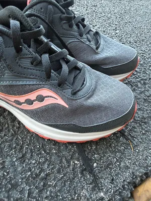 Saucony Women’s Gray and Pink Mesh Running Sneakers thumbnail 3