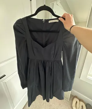 Black Dress thumbnail 1