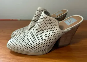 Dolce Vita Kenley Mule Beige Cream Perforated Suede Pointed Toe Heels‎ Shoes 8.5 thumbnail 1