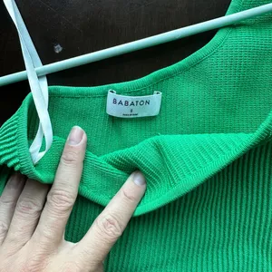 Babaton Green Ribbed Crop Top thumbnail 2