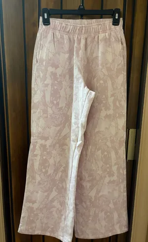 Pink camo sweatpants  thumbnail 1