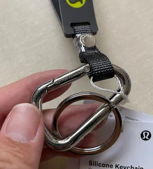 Lululemon silicone keychain - Traverse Grey thumbnail 4