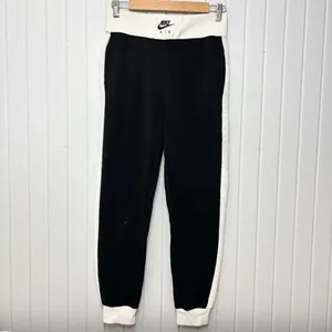 Nike Air Sportswear Black Pants Joggers Size S‎ thumbnail 4
