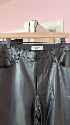 Abercrombie 90’s Relaxed High Rise Leather Pants Curve Love thumbnail 2