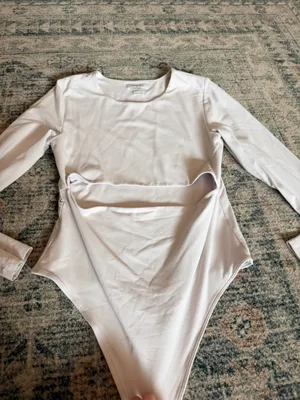 Aritzia Babaton Segovia iced lavender cut out long sleeve contour fit bodysuit L thumbnail 6