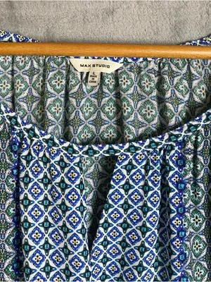 Max studio‎ boho long sleeve v neck size Large Blouse work modest thumbnail 5