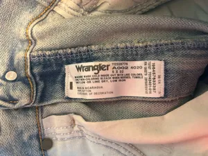 women’s vintage-style Wrangler jeans thumbnail 2