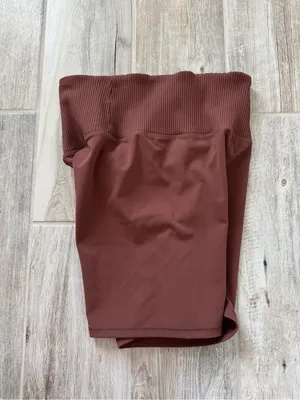 Vuori Women’s Rib Studio  Shorts in Cedar Medium thumbnail 9