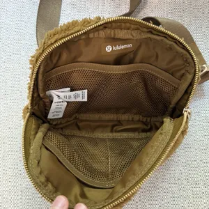 Lululemon Everywhere Fleece Belt‎ Bag Fanny Pack in Burnt Caramel thumbnail 6