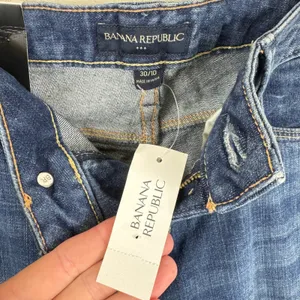 Banana Republic Womens 30/10 Medium Wash Logo Tape Cuff Cropped Capri Jeans NEW thumbnail 5
