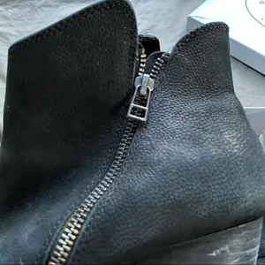Black Steve Madden Whysper Heeled Ankle Booties thumbnail 7