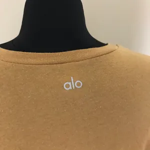 Alo Casual Tan Women's Crop Top thumbnail 3