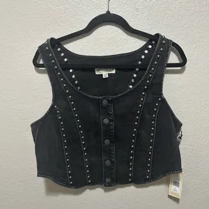 Idyllwind Black Studded Denim Crop Top thumbnail 3