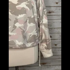 GAP athleisure pink and tan camo drawstring sweatshirt Size XL thumbnail 3