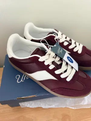 Universal Threads Burgundy Spencer Sneakers Size 7 thumbnail 4