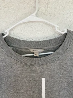 Calvin Klein Crewneck thumbnail 2