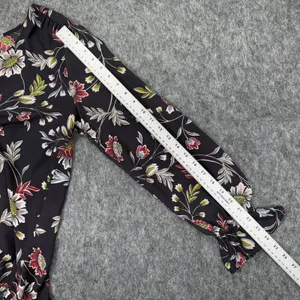 LOFT Women Blouse Sz M Charcoal Floral VNeck Long Sleeve Button Down Ruffle Cuff thumbnail 9