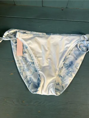 Victoria's Secret Light Blue and White Floral Bikini Bottoms Low Rise NWT Large thumbnail 10