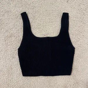 Aritzia Babaton Sculpt Knit Square Neck Crop Tank thumbnail 4