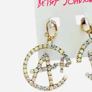 🤍✨BETSEY JOHNSON A Plus White Rhinestone Crystal Drop Earrings School Teacher thumbnail 2