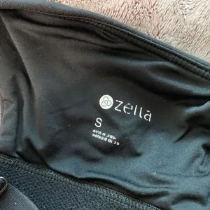 Zella Scoop Neck Low Impact Sports Bra Keyhole‎ Racerback Wireless Black Size S thumbnail 3