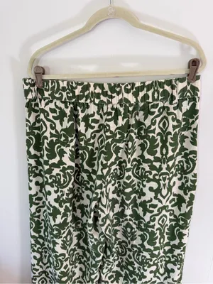 Cropped Wide-Leg Pants in Green and Cream Damask thumbnail 5