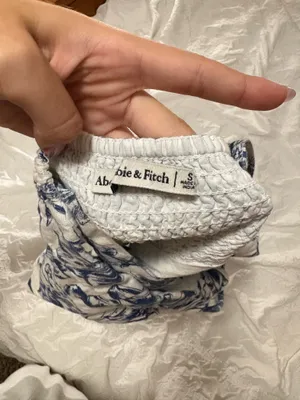 Abercrombie & Fitch Blue and White Floral Cropped Tank thumbnail 3