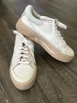 Nike Court Legacy Lift Light Soft Pink Size 8 Women’s Sneakers thumbnail 1